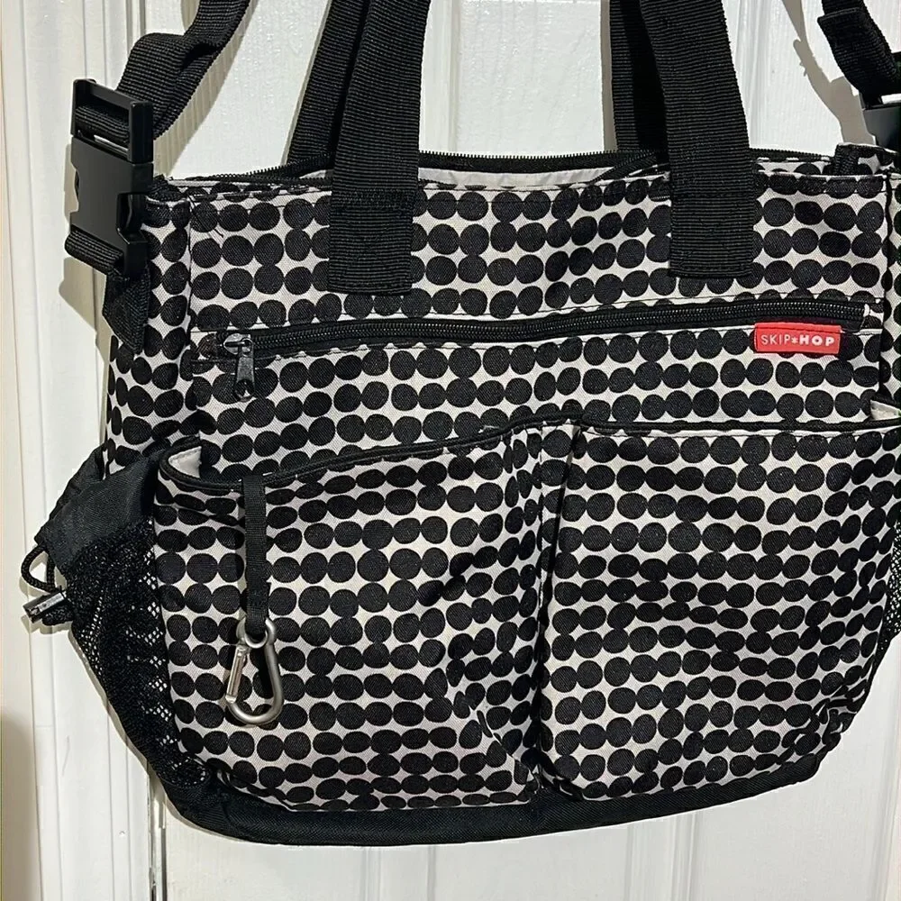 Skip Hop Spark Diaper Bag Multi pockets attaches to stroller‎ Black dots